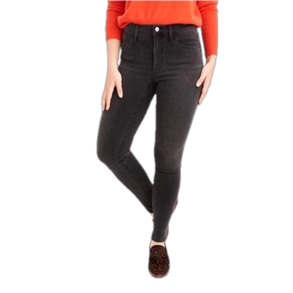 Madewell Denim - Madewell Petite Curvy High-Rise Skinny Jeans in Starkey Wash - Size P27